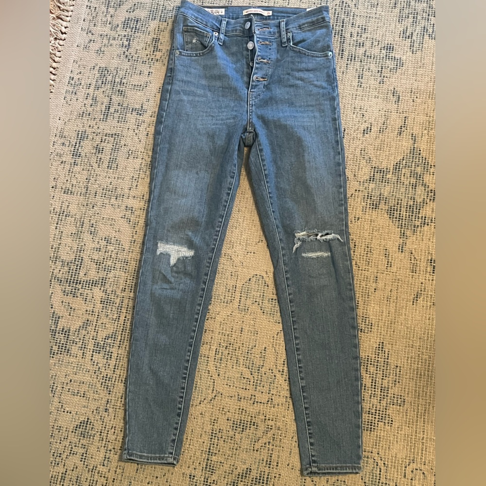 Women’s Levi’s mile high super skinny jeans. Size 25